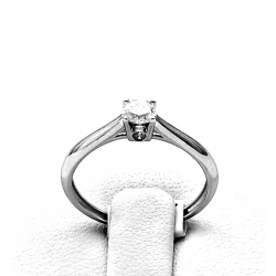 Zásnubní prsten z bílého zlata se zirkonem