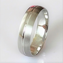 Zlatý snubní prsten velikost 64